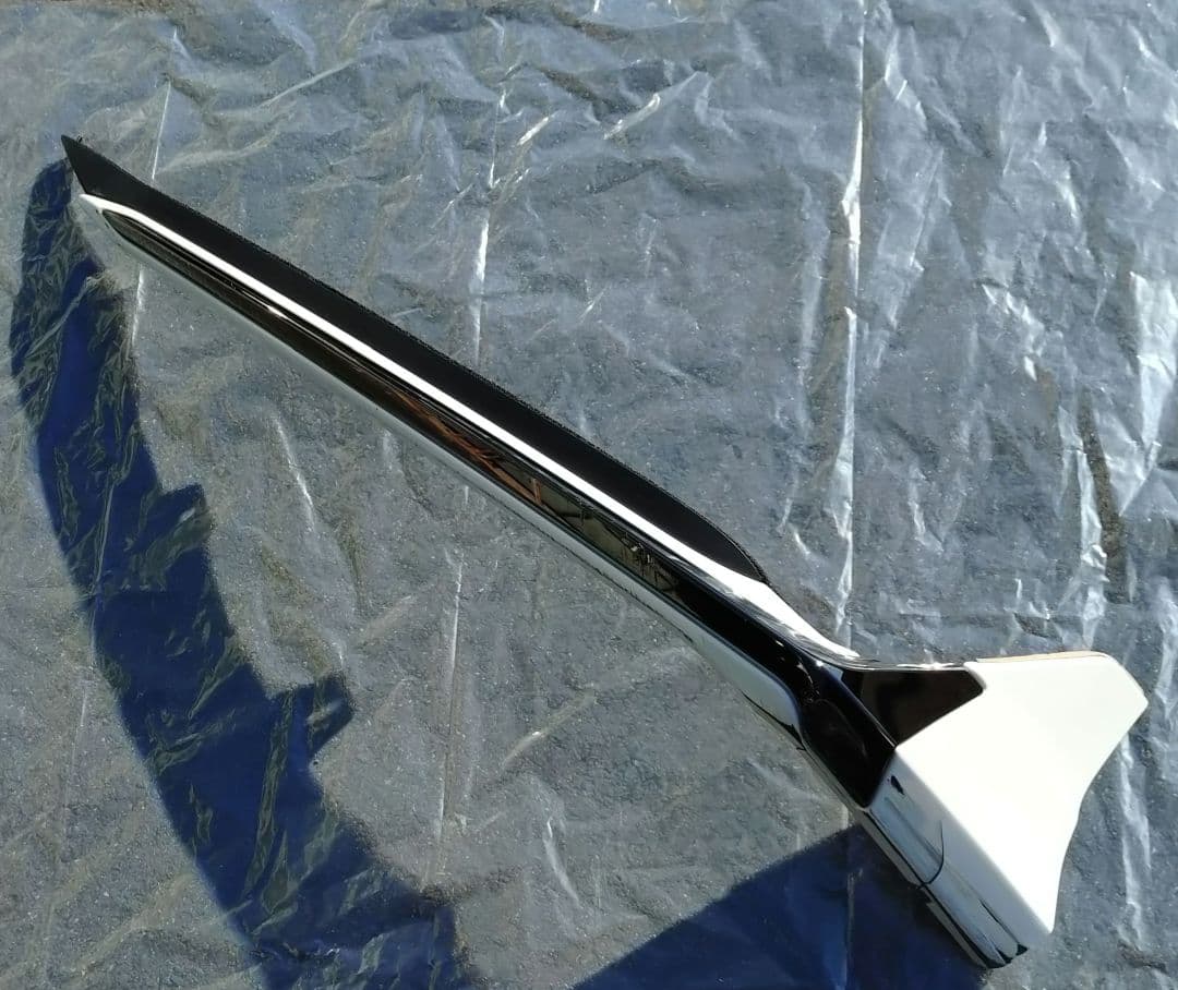 R*↓様 220系クラウン　フロントウィングスポイラー　中古品