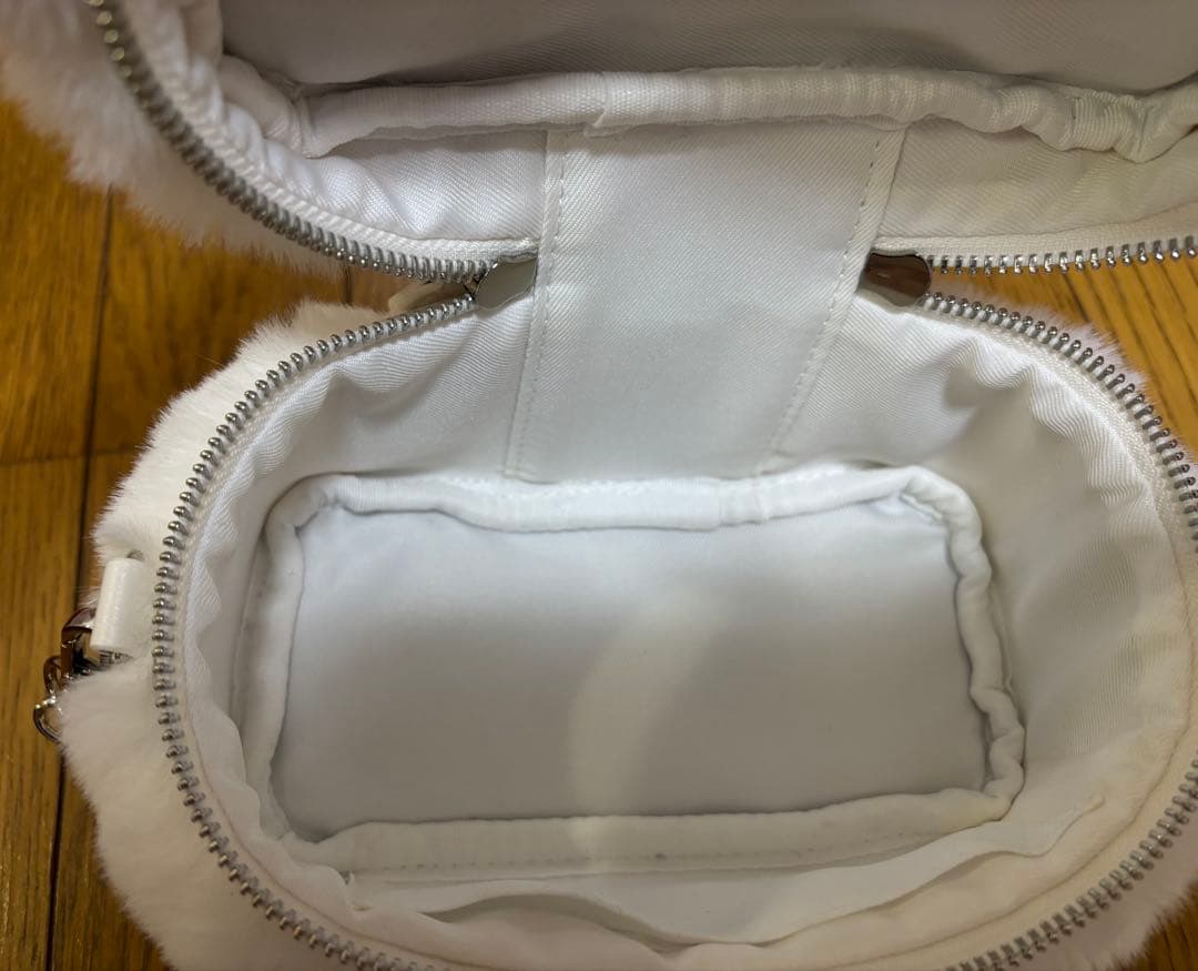 ダーリッチフェイクファーショルダーミニバッグ ホワイト