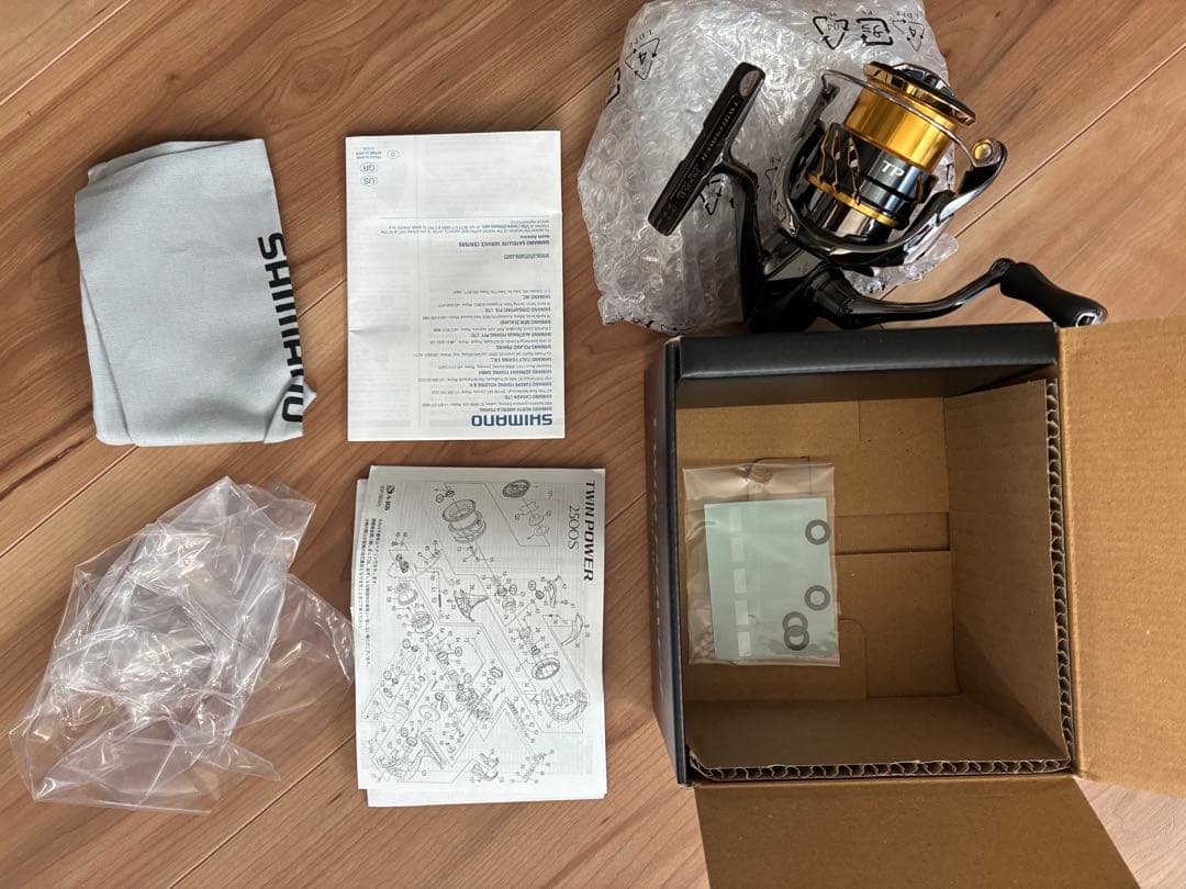 SHIMANO TWIN POWER 2500S スピニングリール