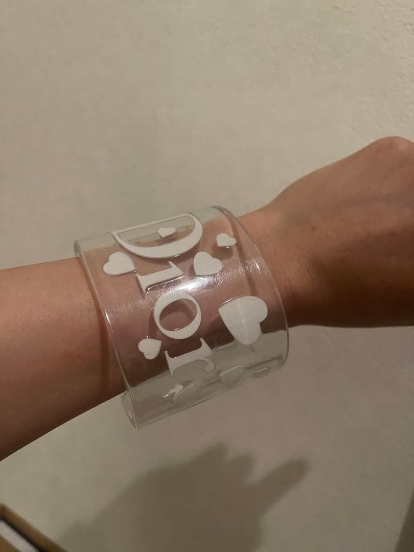 Dior ハート模様 クリアバングル