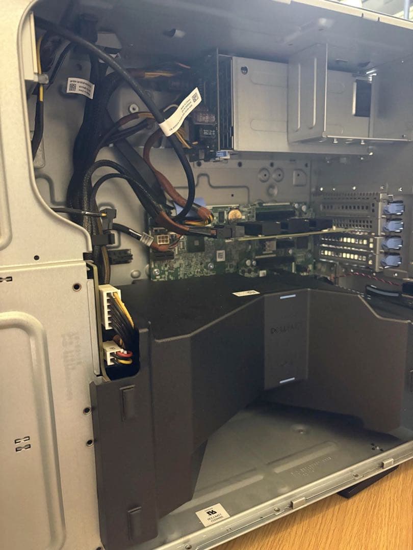 値下げ中 DELL PowerEdge T330 サーバーPC 8ベイストレージ