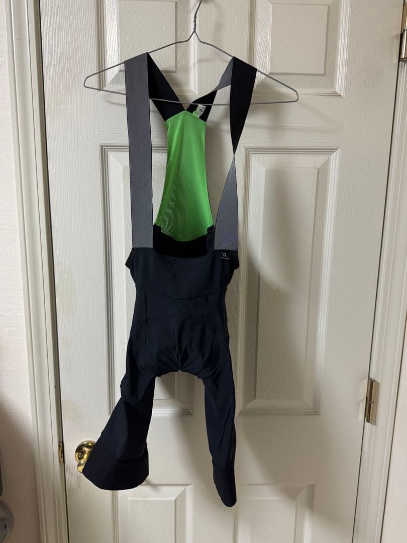 Q36.5 ビブショーツ（Gregarius Grid Skin）