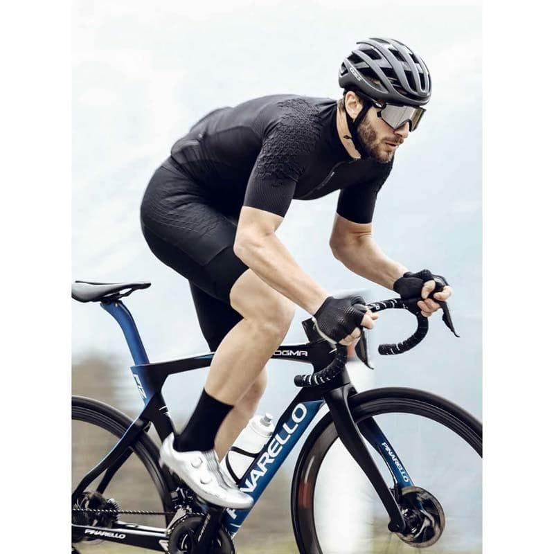 Q36.5 ビブショーツ（Gregarius Grid Skin）