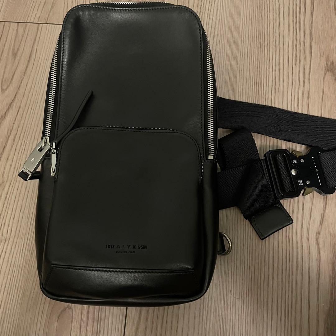 1017 ALYX 9SM ブラックショルダーバッグ