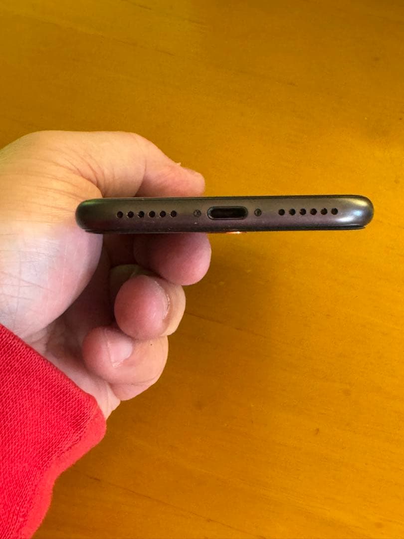 iPhone 8 256GB SIMフリー スペースグレーの中古品