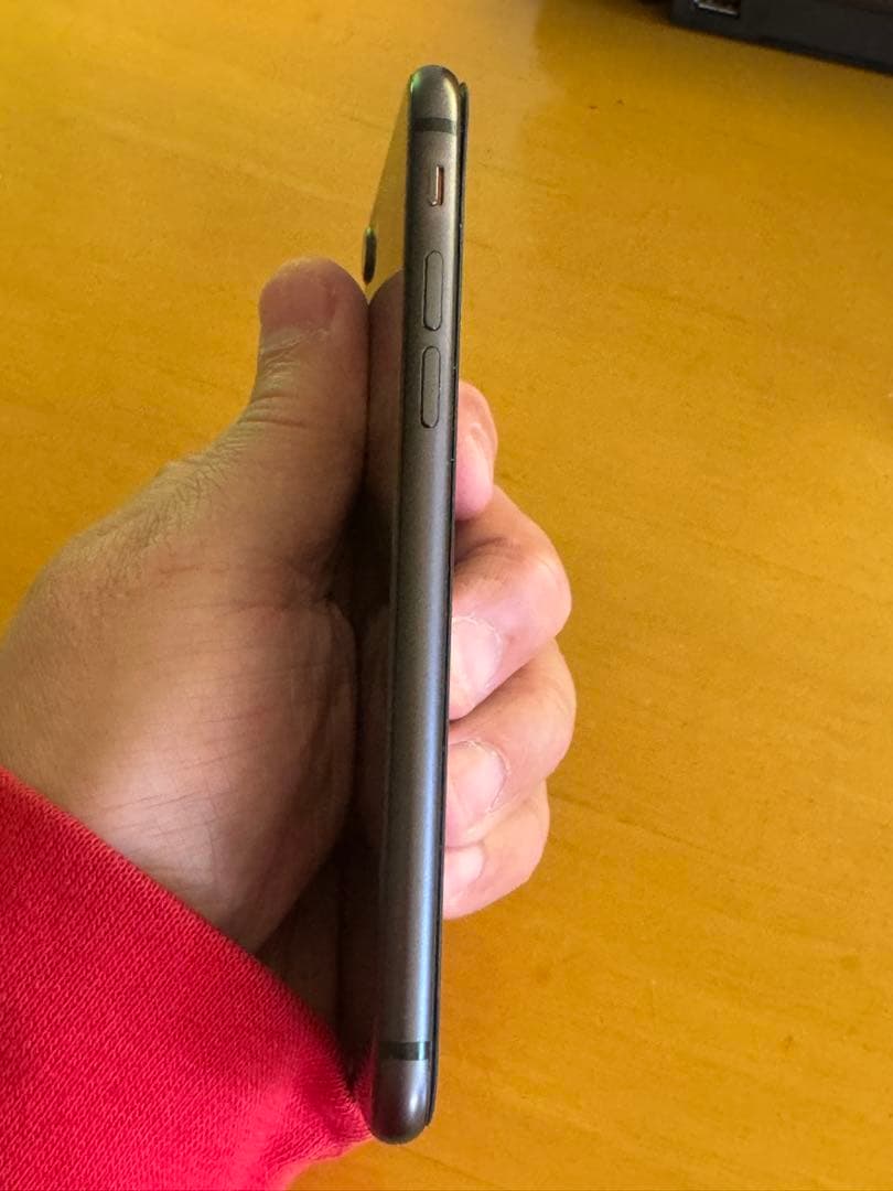 iPhone 8 256GB SIMフリー スペースグレーの中古品