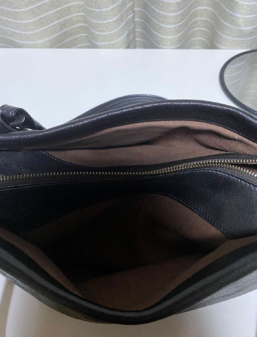 genten　黒いレザーハンドバッグ