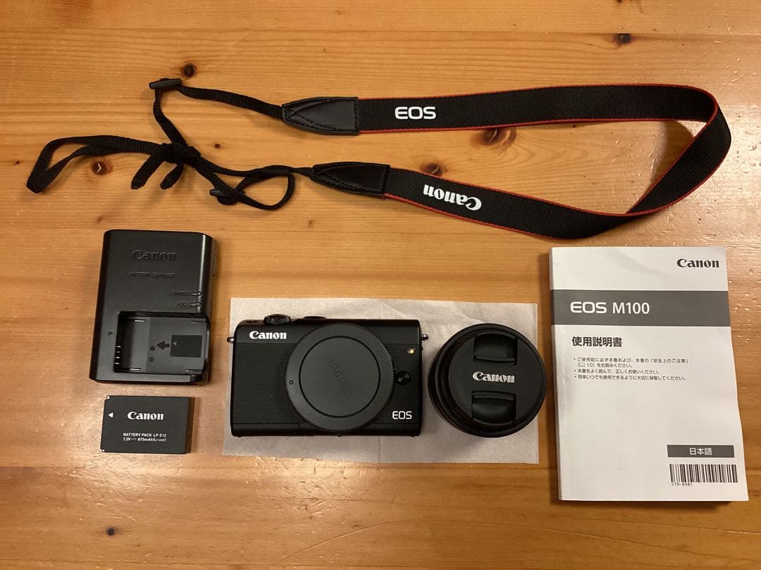 EOS M100　ブラック　EF-M15-45　IS　STM　レンズキット　黒