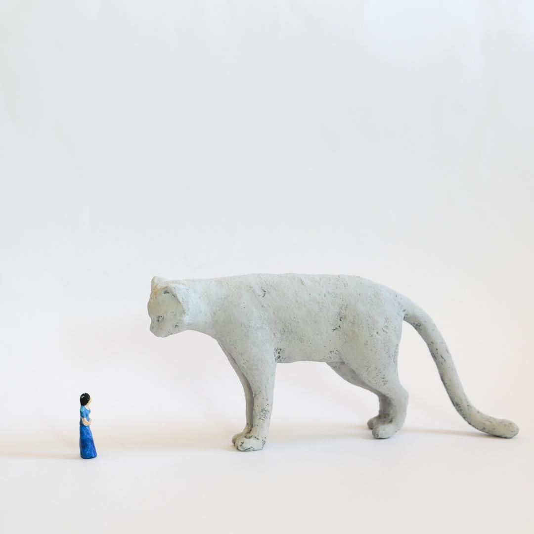 み*い様 八窪章吾 Shogo Hachikubo 猫と水色の女性