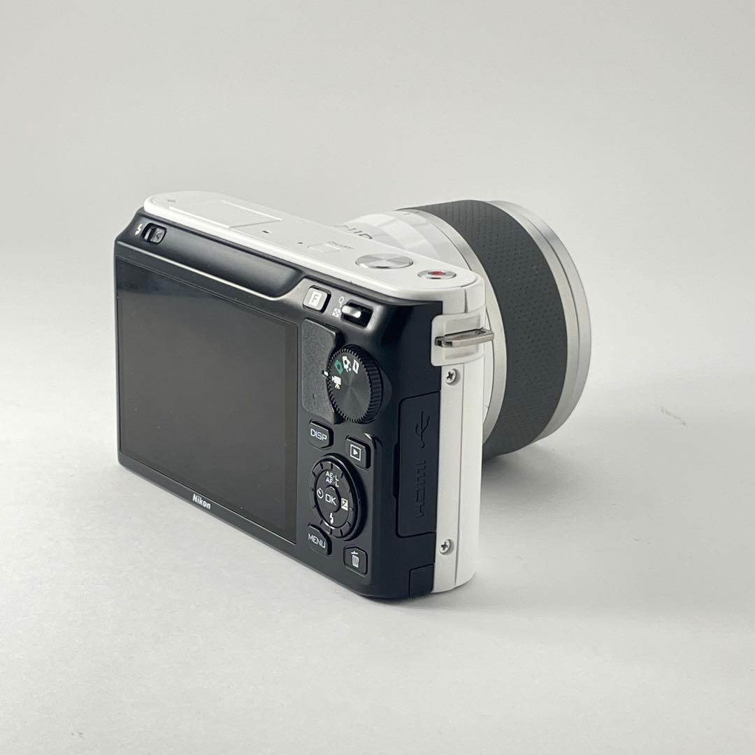 【極上美品・返品保証】Nikon1 J1ホワイト レンズキット