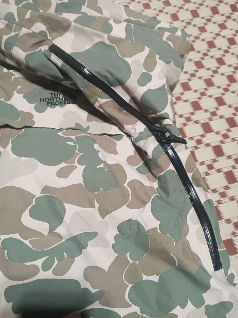 ノースフェイス　プリマロフト　ジャケット　スキー　スノボ　ウェア　タンカモ　L