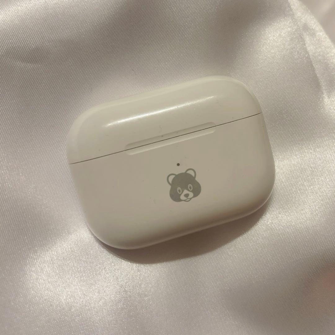 AirPods Pro 右耳ノイズあり／修理可／動作確認済