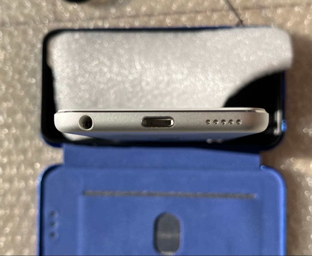 （美品）Apple iPod touch 7世代シルバー 32GB ケース付き