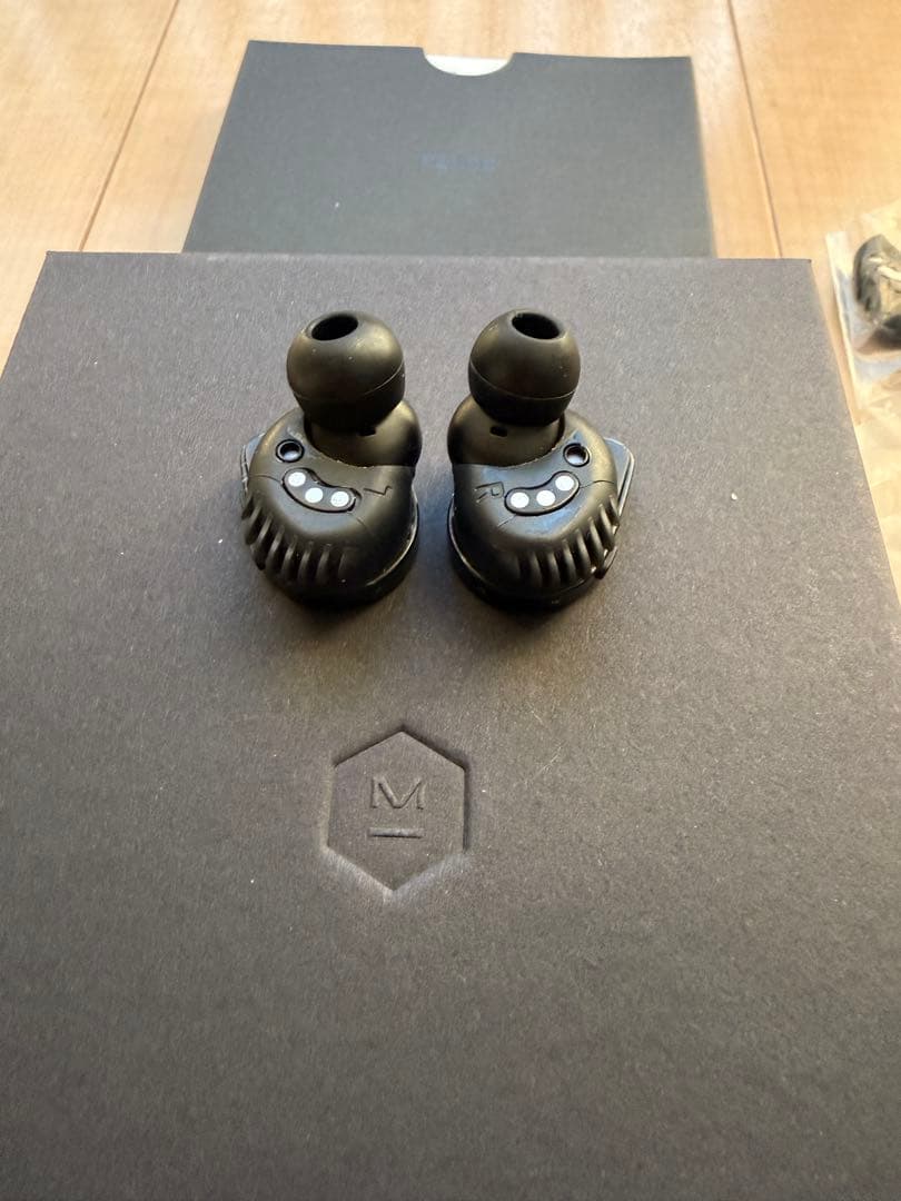 MASTER & DYNAMIC MW07 PLUS ワイヤレスイヤフォン