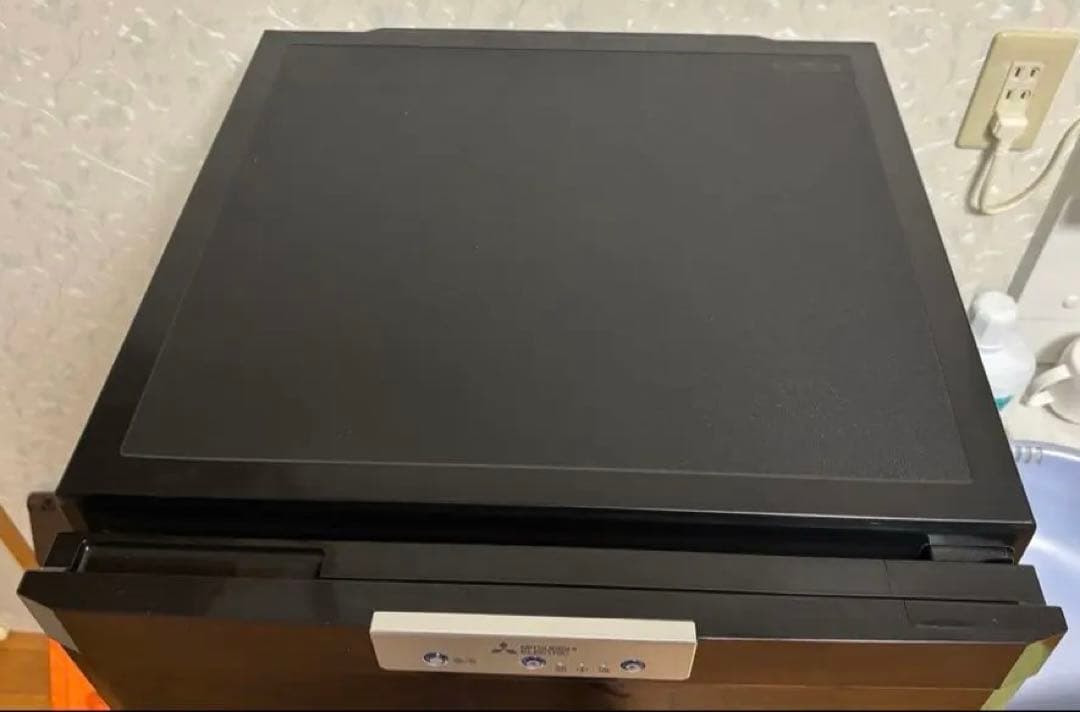 【値下げ・美品】23年製三菱冷凍庫 144L MF-U14H-B ブラック