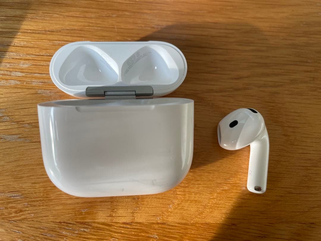airpods 第4世代　右耳　ノイズキャンセリング機能付き