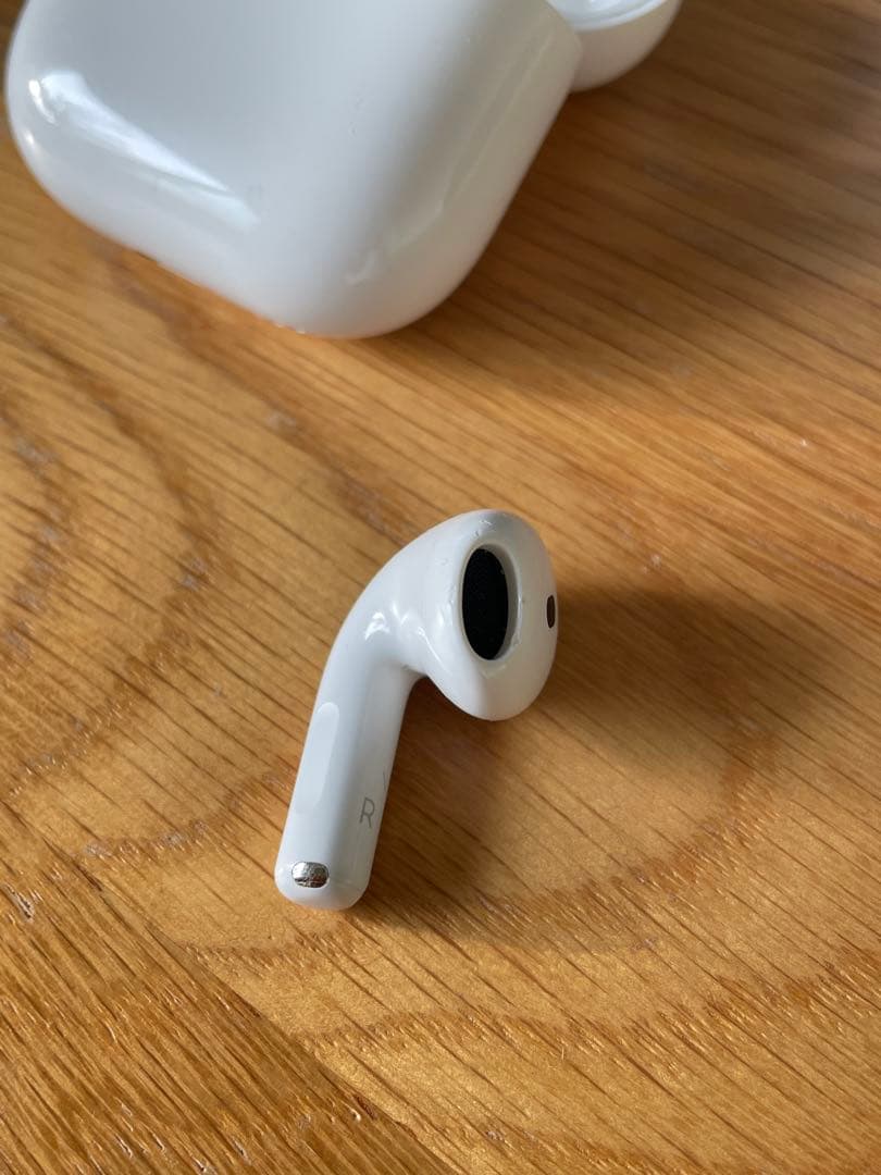 airpods 第4世代　右耳　ノイズキャンセリング機能付き