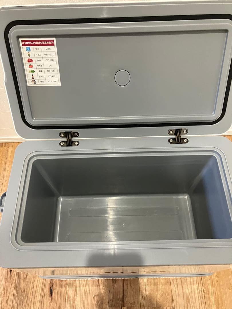 SUNPIE ポータブル冷蔵冷凍庫　車載冷蔵庫12L 専用バッテリー付き