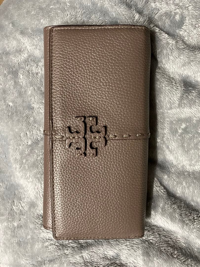 ブラウンレザー 長財布　トリーバーチ