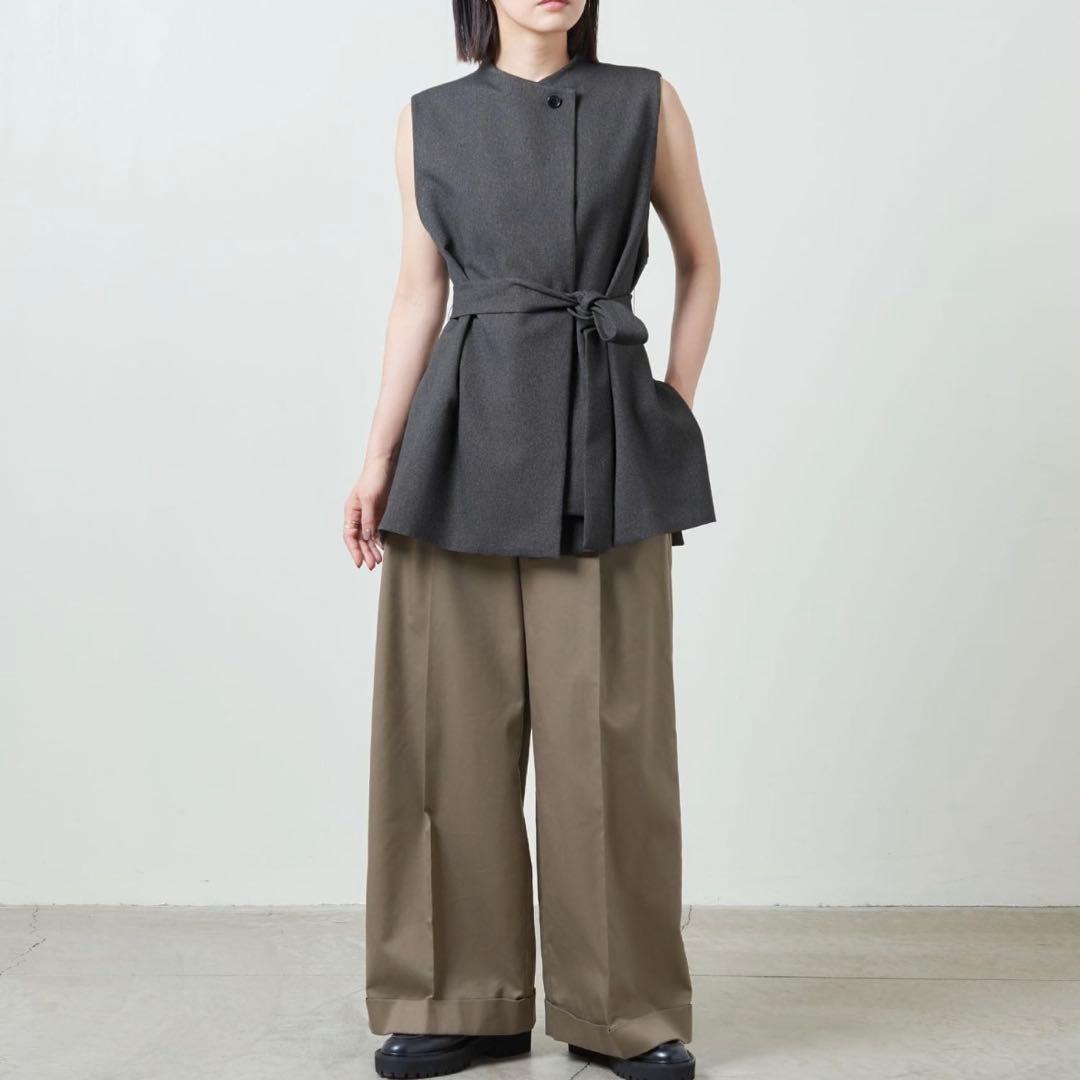 美品 人気 マルゥユナイテッドアローズ ウエストベルトジレ グレー