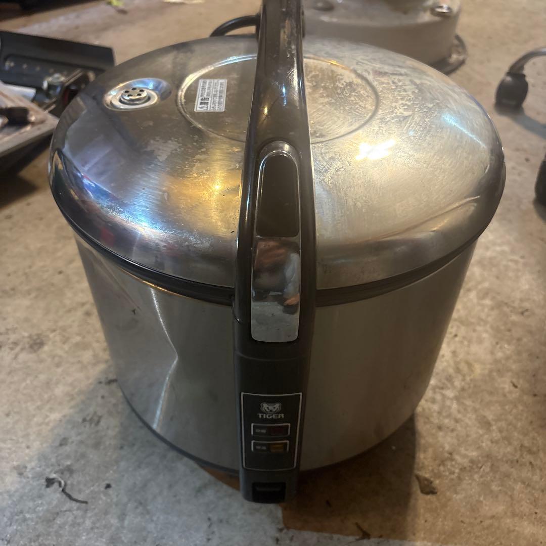 タイガー　炊飯ジャー　2023年製　JCC-270P ステンレスXS 1.5升