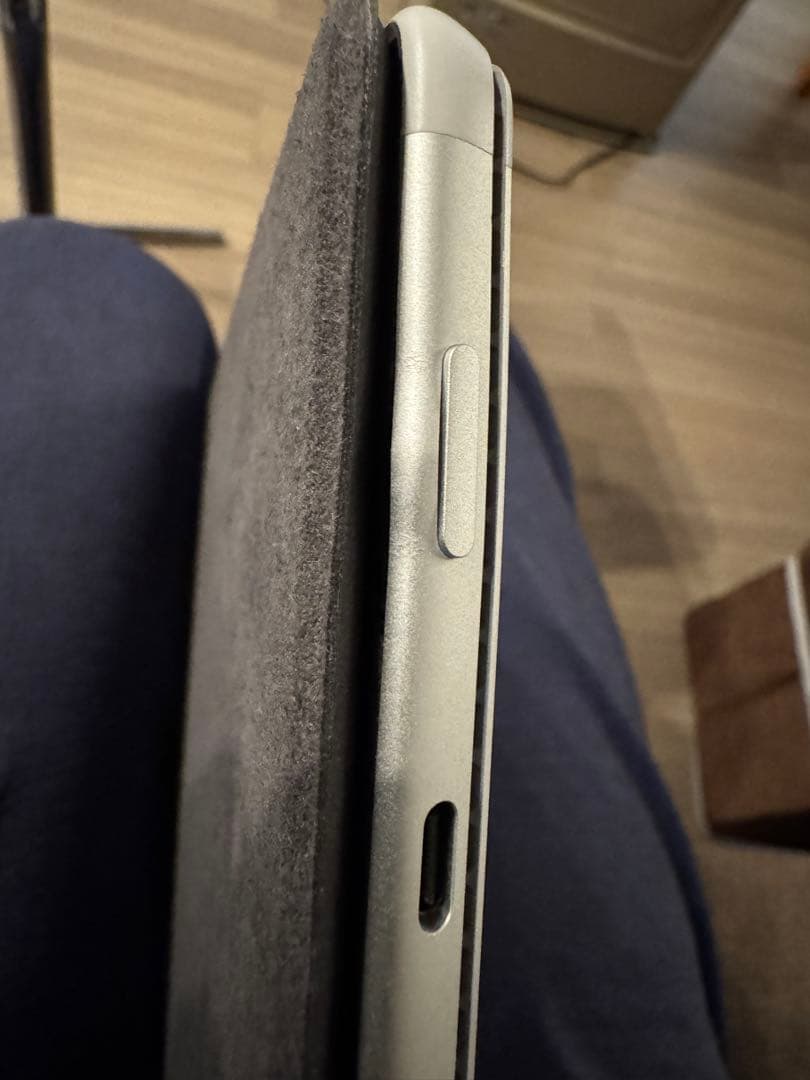 Surface pro 8 simモデル 純正キーボードカバーとペン付き