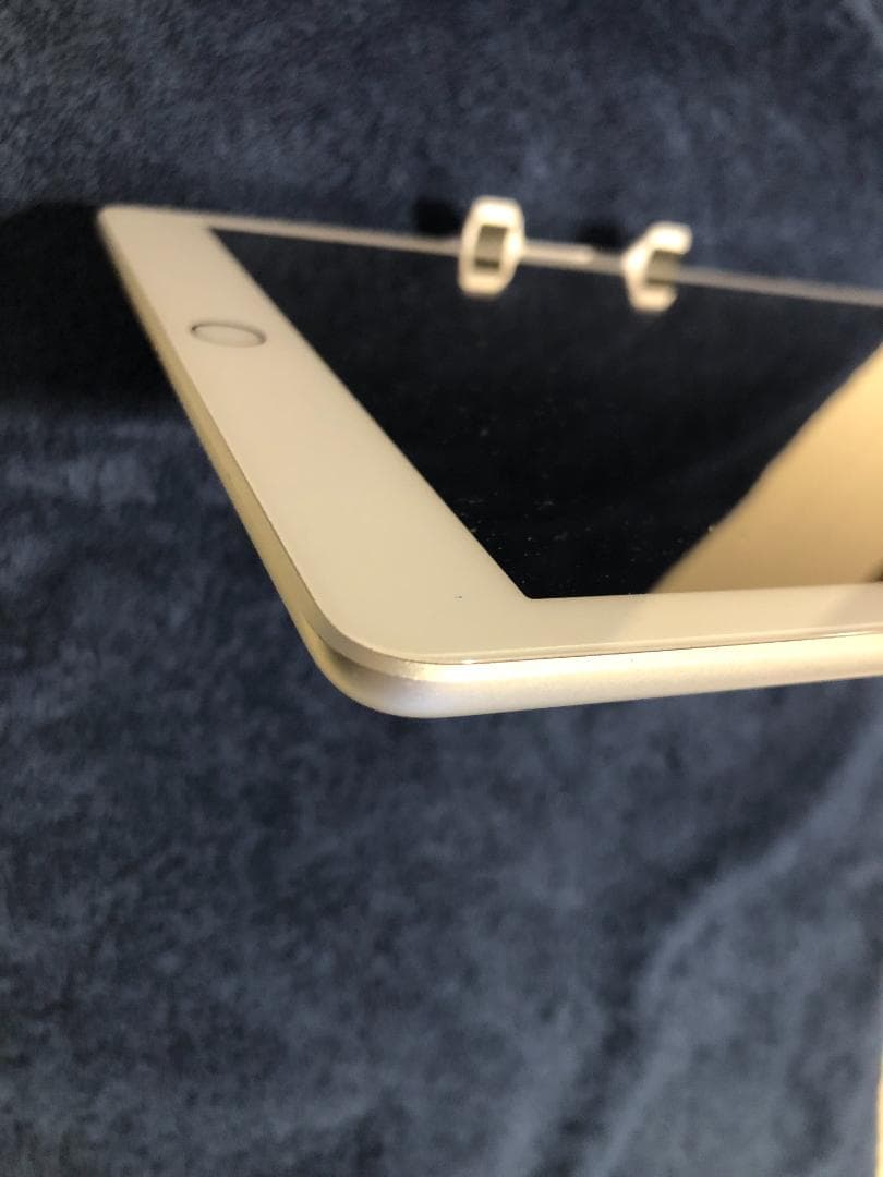 Apple iPad 　第5世代　128GB　シルバー 本体