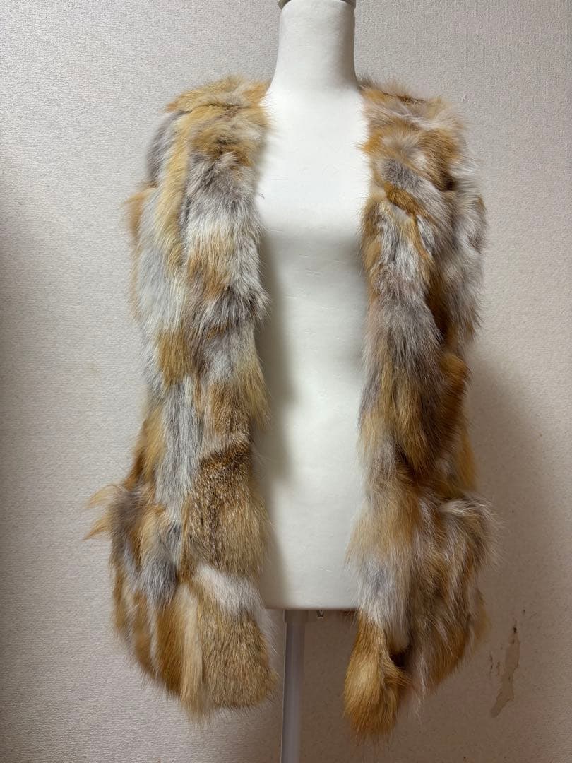 ベージュ系ファー ノーカラーベスト　グレースコンチネンタル