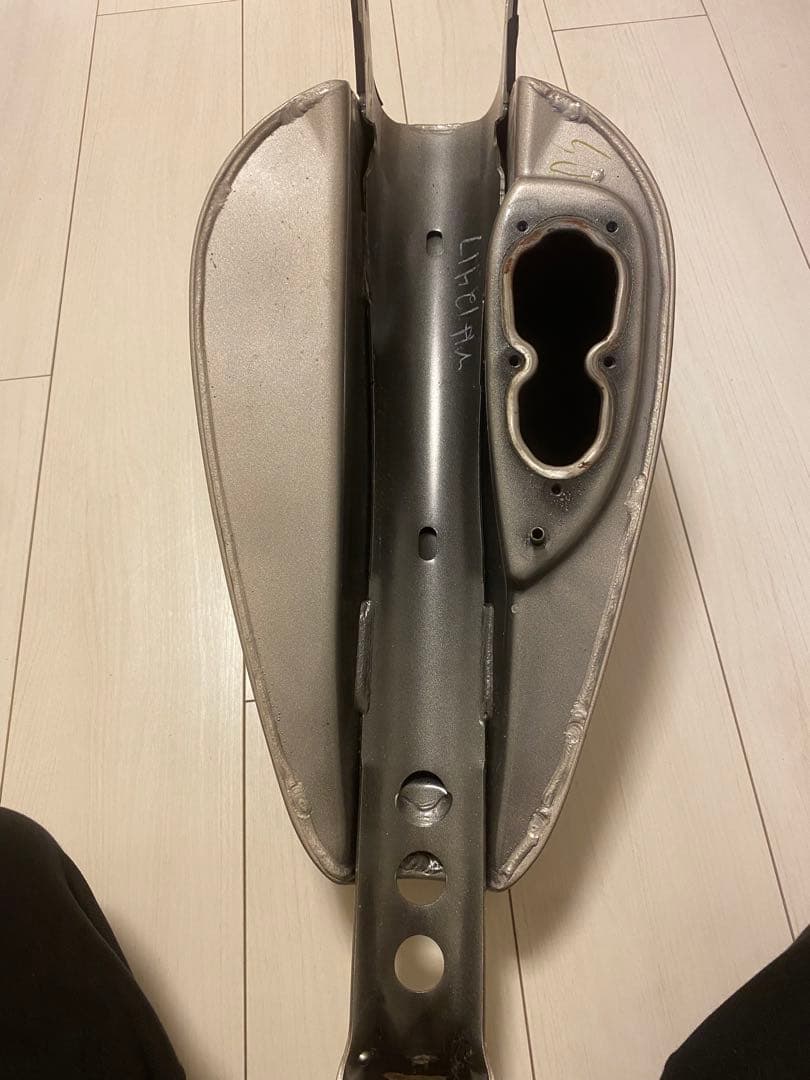 HarleyスポーツスターXL1200x48 純正タンク