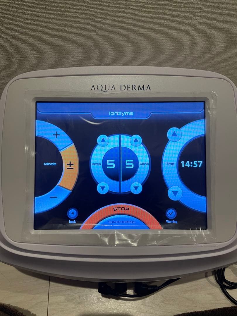 美容導入機器 アクアダーマ