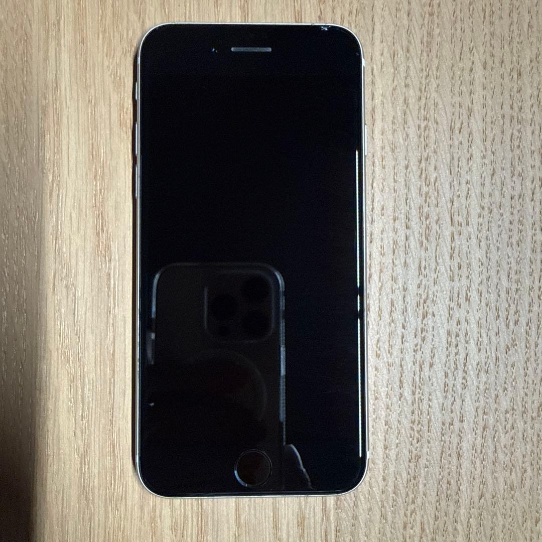 iPhone SE (第3世代) スターライト 64GB 本体