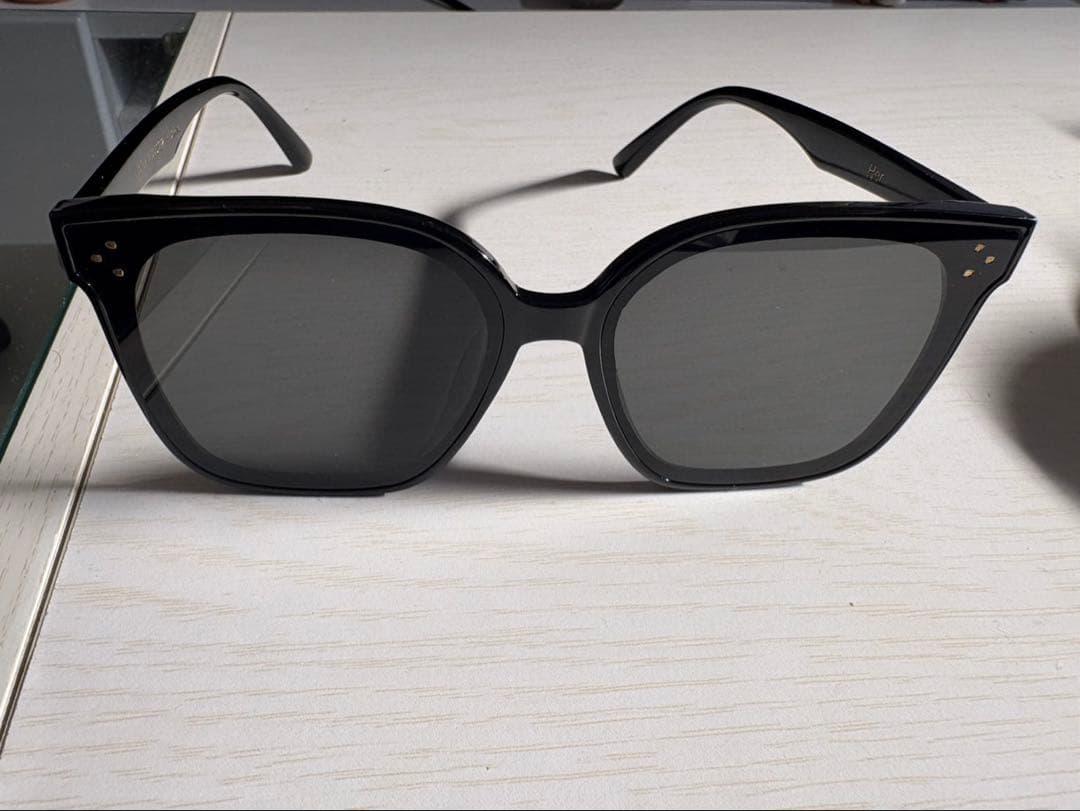 小物 GENTLE MONSTER Her 01