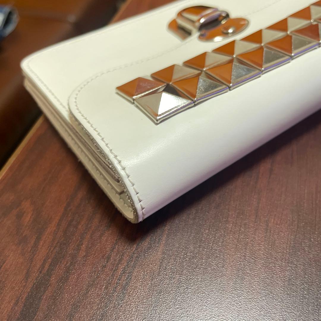 コムデギャルソンCOMME des GARCONSスタッズホワイトレザー長財布