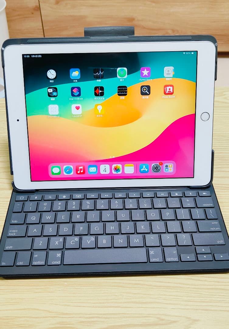 iPad（第6世代）Wi-Fi+セルラー32GB　シルバー 　キーボードカバー付