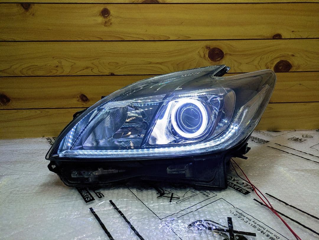 30プリウス 後期 ヘッドライト イカリング シーケンシャル ZVW30