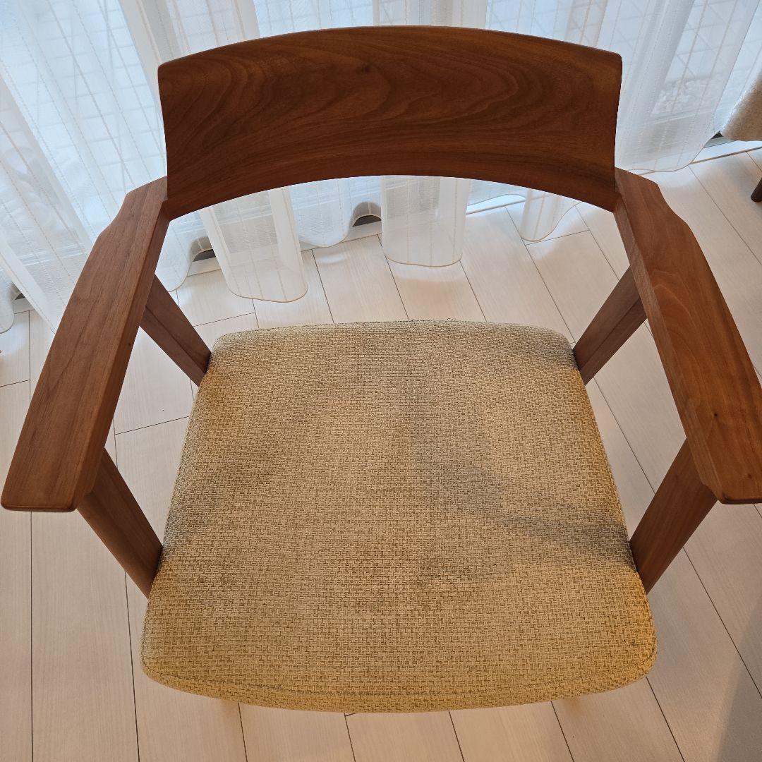 ダイニングチェア　ウォールナット無垢　ファブリック