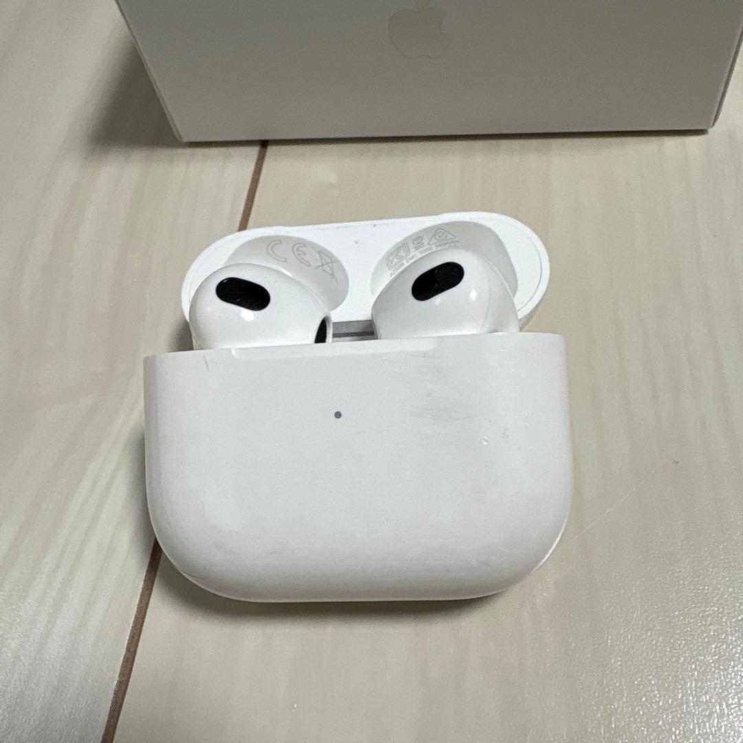 AirPods 第3世代　充電ケース付き