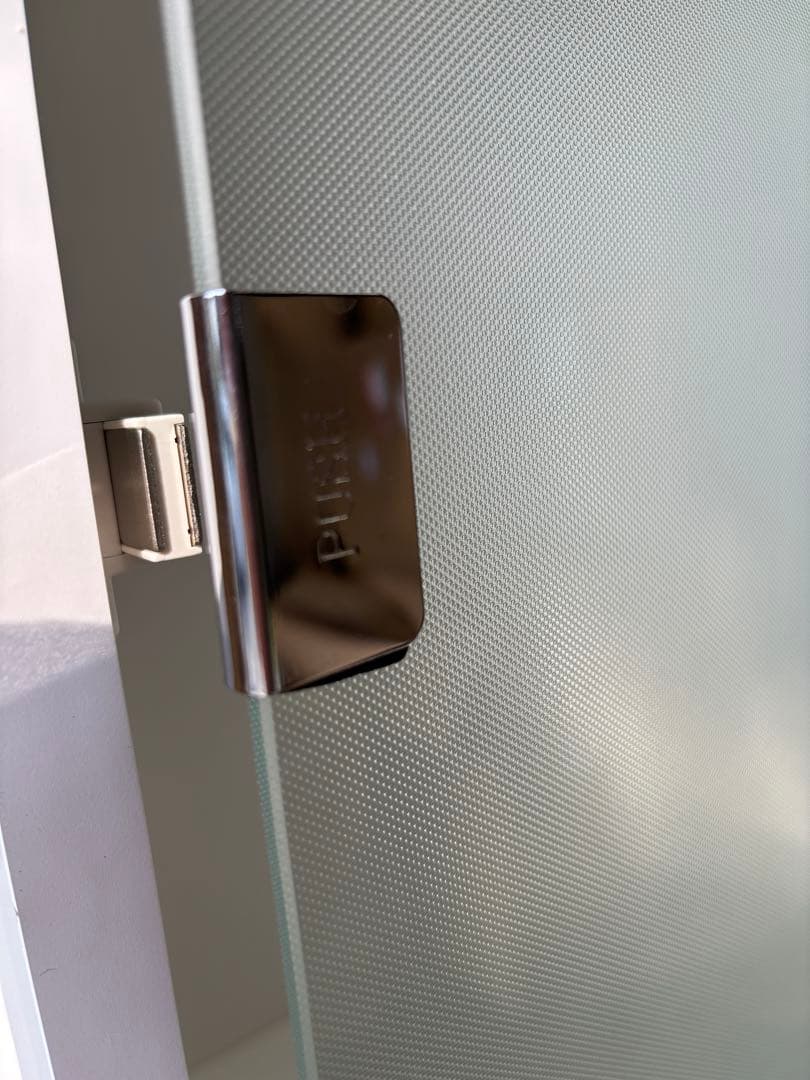 ホワイト収納キャビネット 5引き出し コンセント付き上台強化ガラス国印ああり