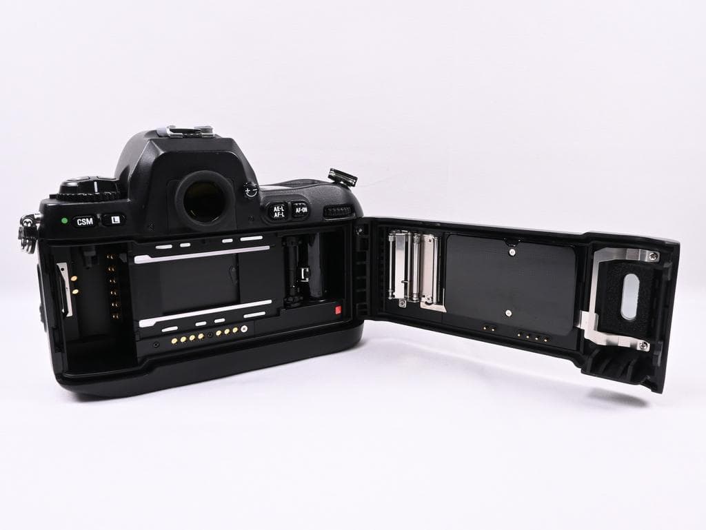 【超美品】 Nikon F100 ボディ 《3Vリチウム電池ホルダー付き》