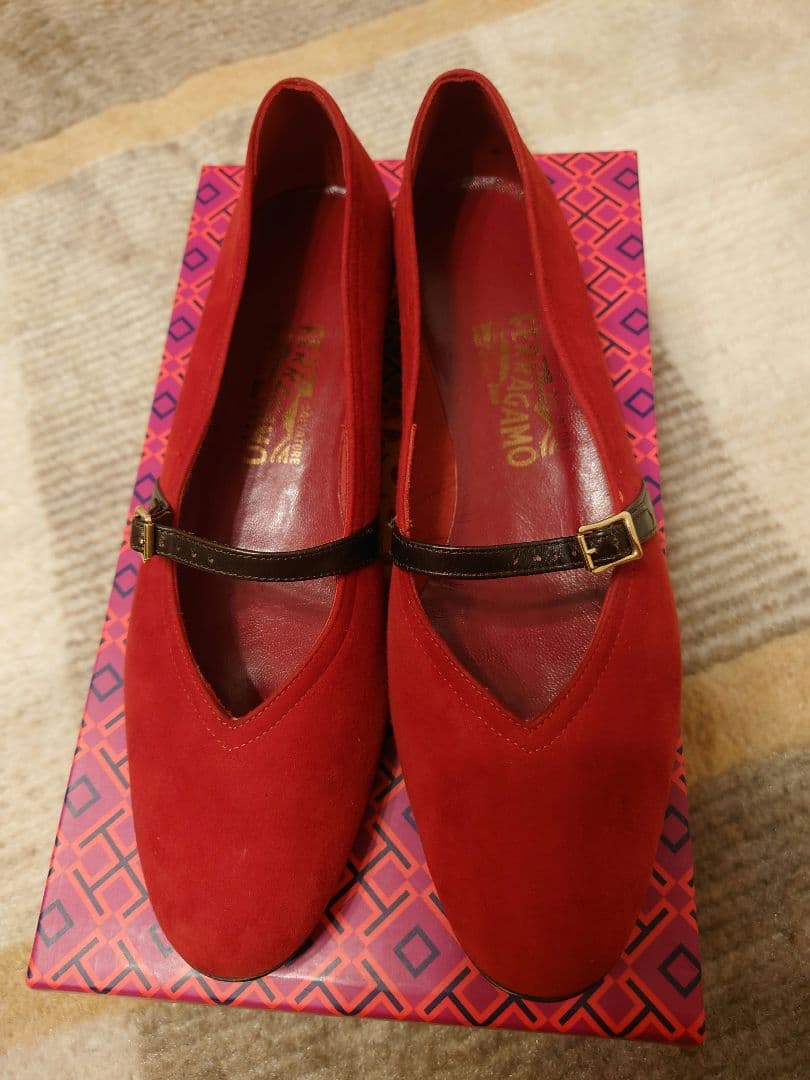 フェラガモ　オードリー