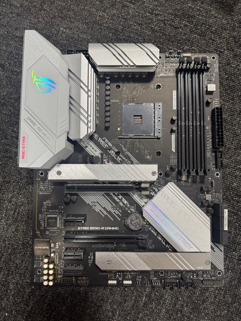 ASUS ROG STRIX B550-A Gaming BIOS更新済み