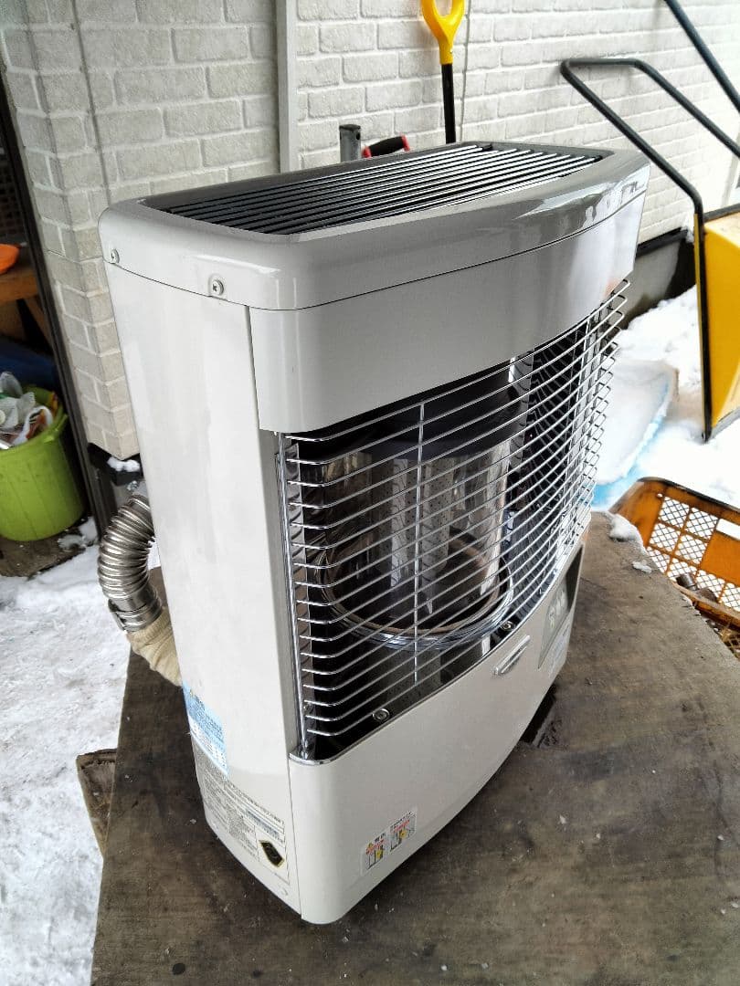 札幌発サンポットFF石油ストーブ！品番「FFR‐554KL」2017年式中古品