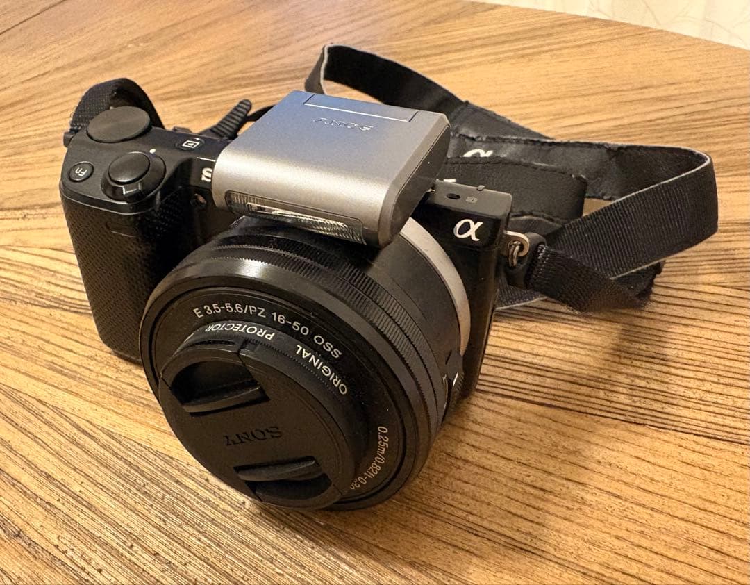 【美品】SONY NEX-5T デジタル一眼レフカメラ（オマケ付）