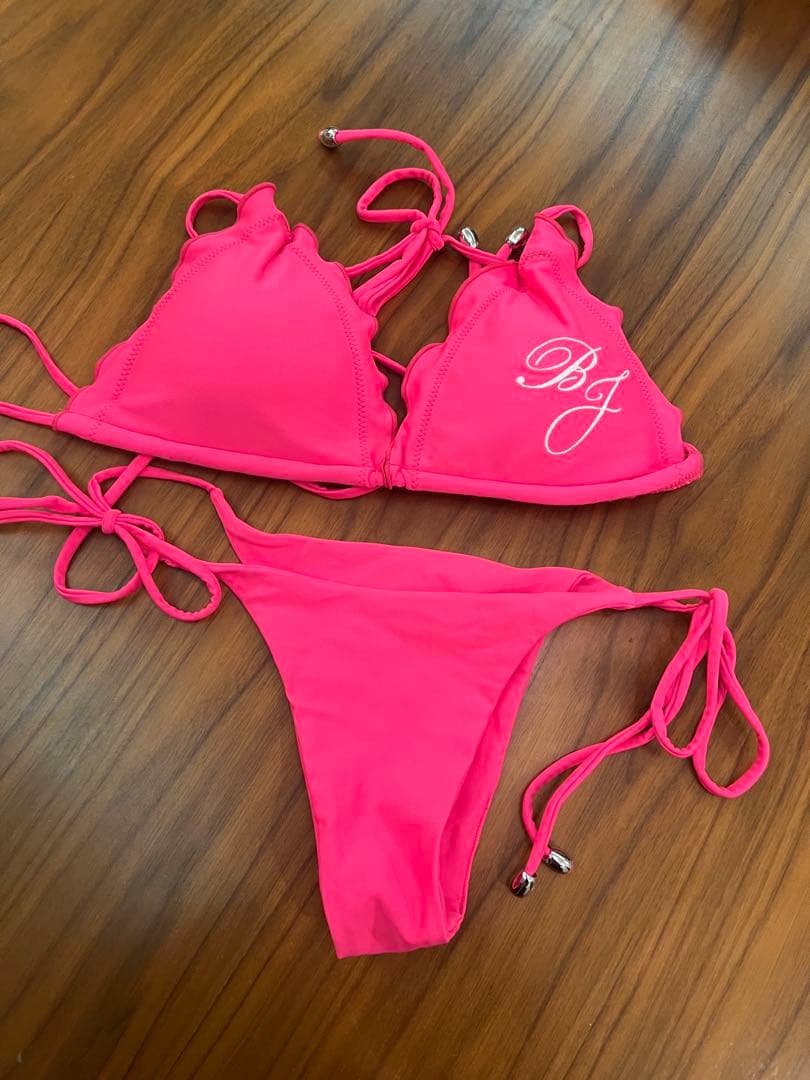 ❤️ベストボディジャパン大会公式水着 ピンク Mサイズ 凄い綺麗なビビットピンク