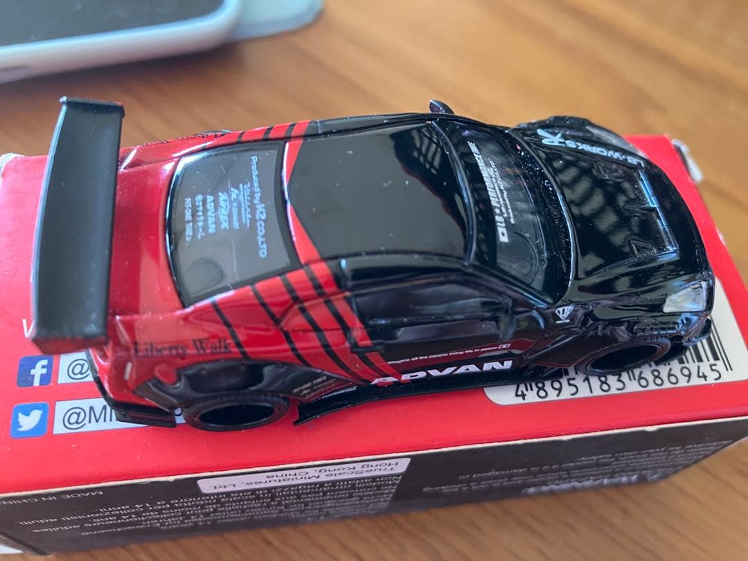 MINIGT 74 リバティーウォーク GT-R ADVAN