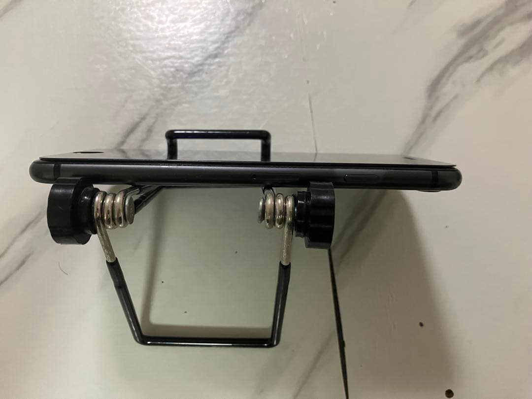 送料無料　iPhone8 美品　グレー