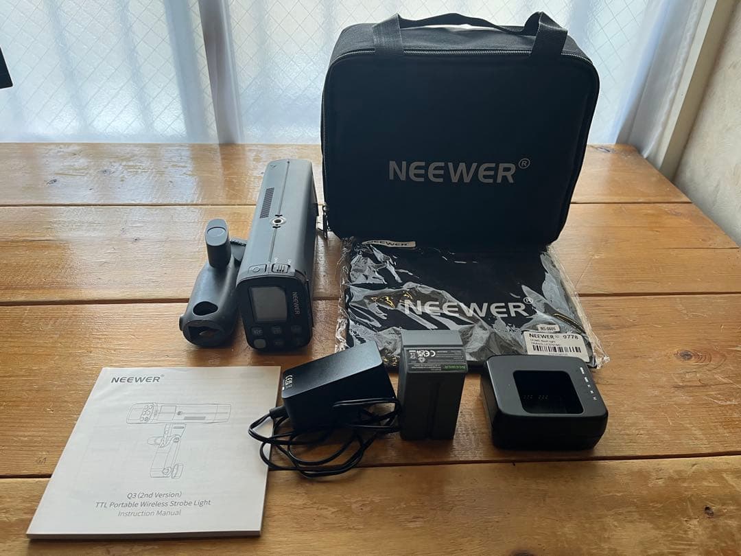ジャンク　NEEWER Q3 200Ws 2.4G TTLフラッシュストロボ