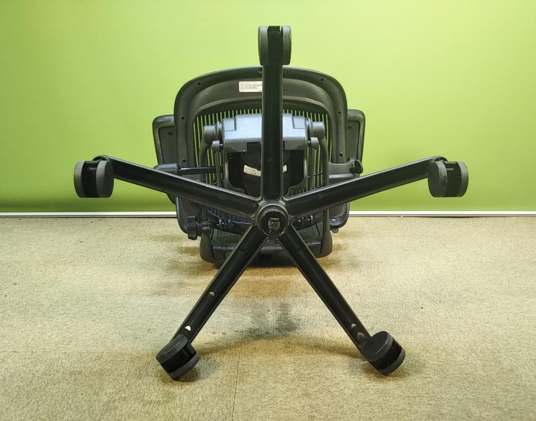 溶接エクレア　bk　アーロンチェア　Aサイズ　フル装備　レバー式可動肘