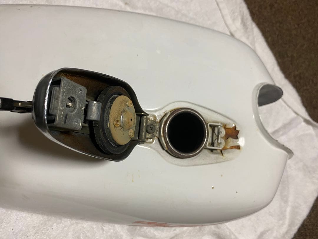 YAMAHA SR400 ガソリンタンク