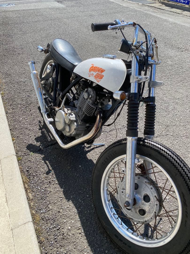 YAMAHA SR400 ガソリンタンク